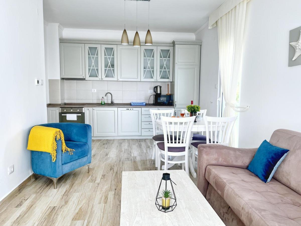 Yourhome Beach First Line Добра вода Екстериор снимка