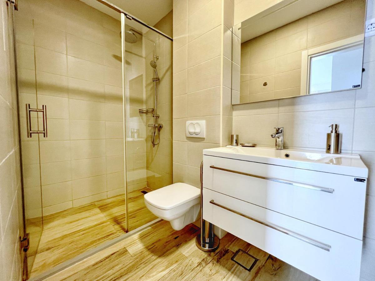 Yourhome Beach First Line Добра вода Екстериор снимка