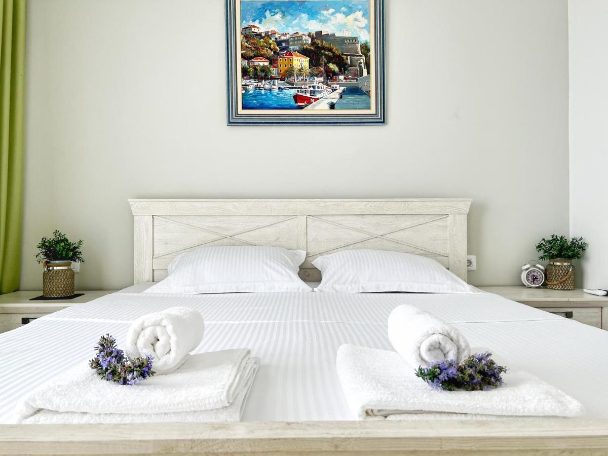Yourhome Beach First Line Добра вода Екстериор снимка