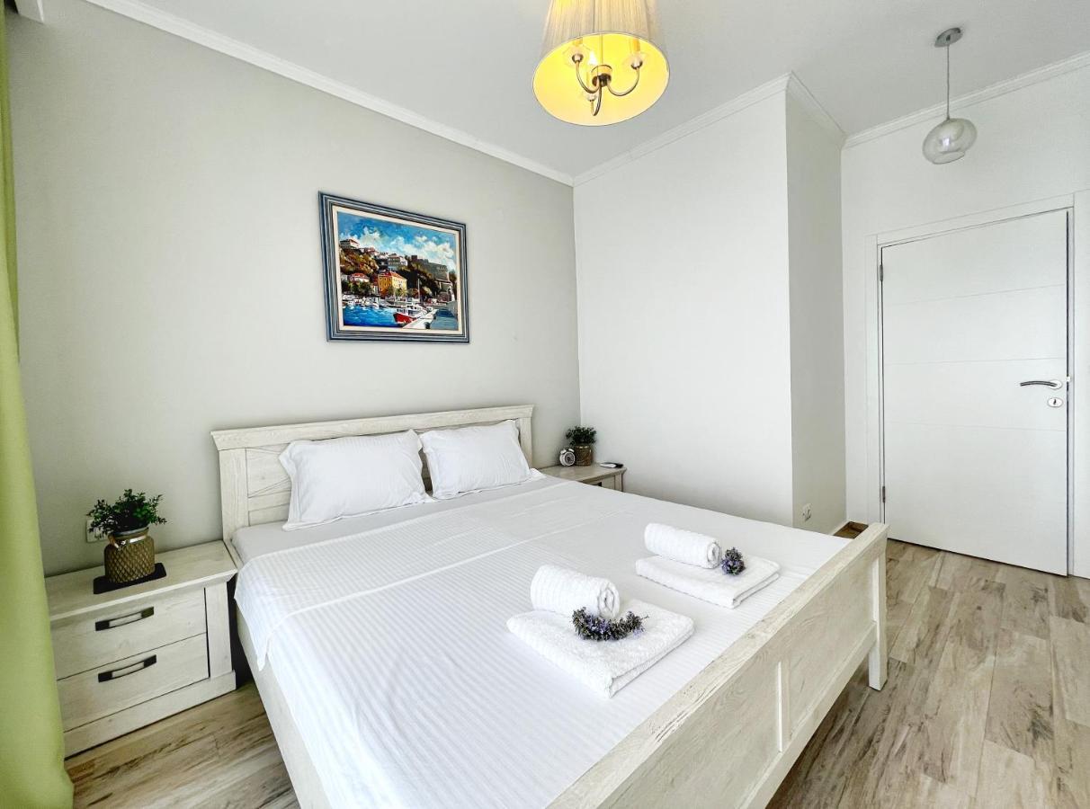 Yourhome Beach First Line Добра вода Екстериор снимка
