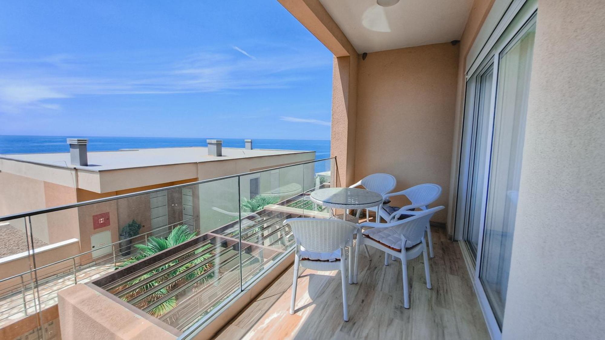 Yourhome Beach First Line Добра вода Екстериор снимка