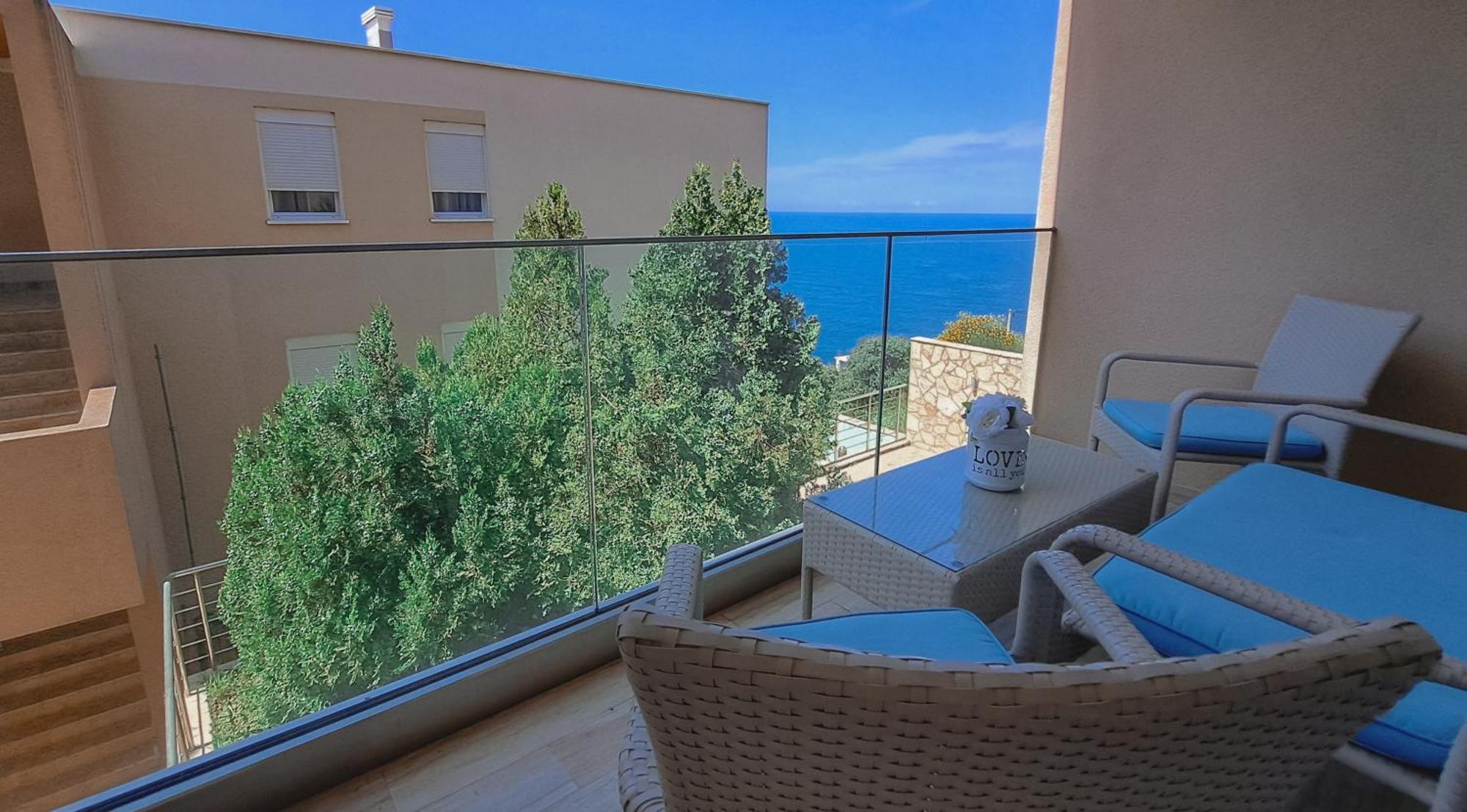 Yourhome Beach First Line Добра вода Екстериор снимка